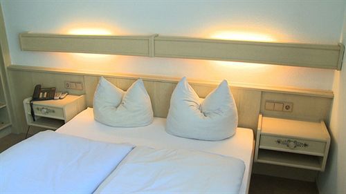Zum Neuen Schwan Hotel Walluf Ngoại thất bức ảnh